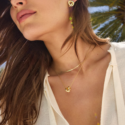 INFINITY KNOT NECKLACE