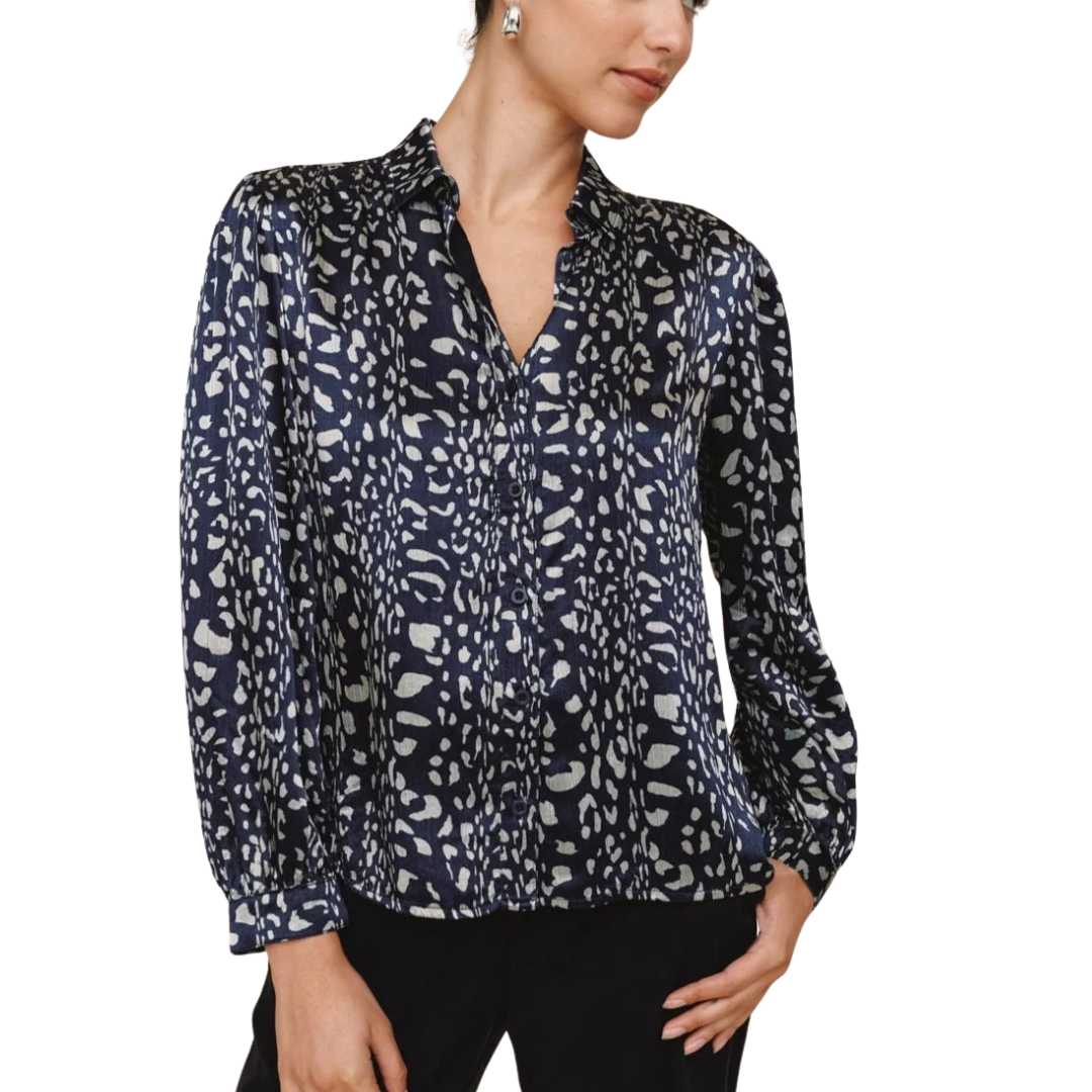 LONG SLEEVE SHIRRED SHOULDER BUTTONDOWN ARCTIC