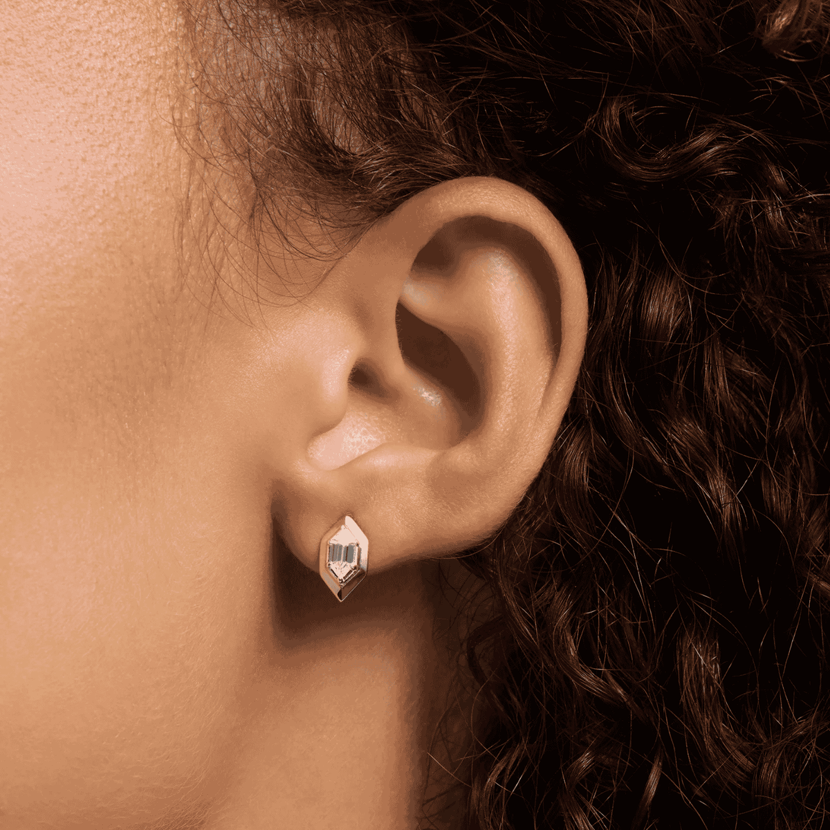 SUITOR EARRINGS GOLD