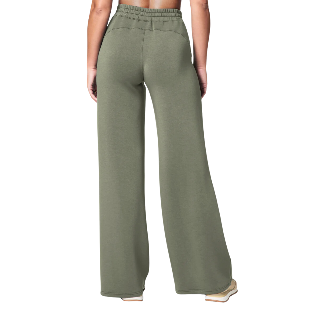 AIRESSENTIALS WIDE LEG PANT CLOVER