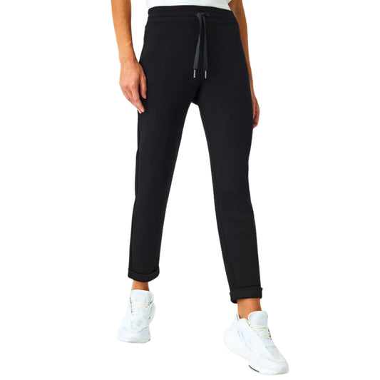 AIRESSENTIALS TAPERED PANT BLACK