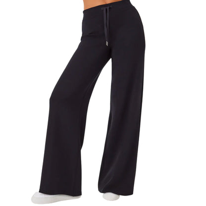 AIRESSENTIALS WIDE LEG PANT BLACK
