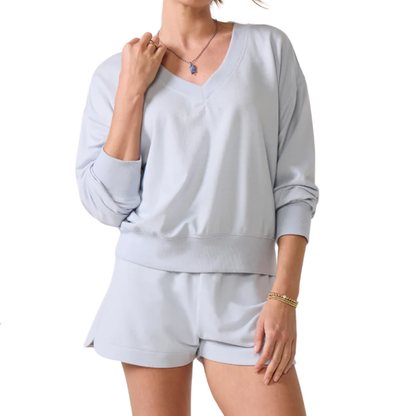 EVERYDAY FRENCH TERRY VNECK SKYLINE