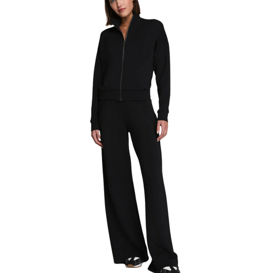 AIRESSENTIALS WIDE LEG TRACK PANT VERY BLACK