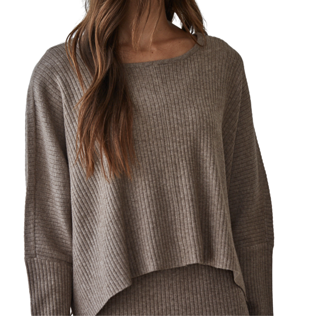 LONG SLEEVE RIBBED SWEATER MOCHA
