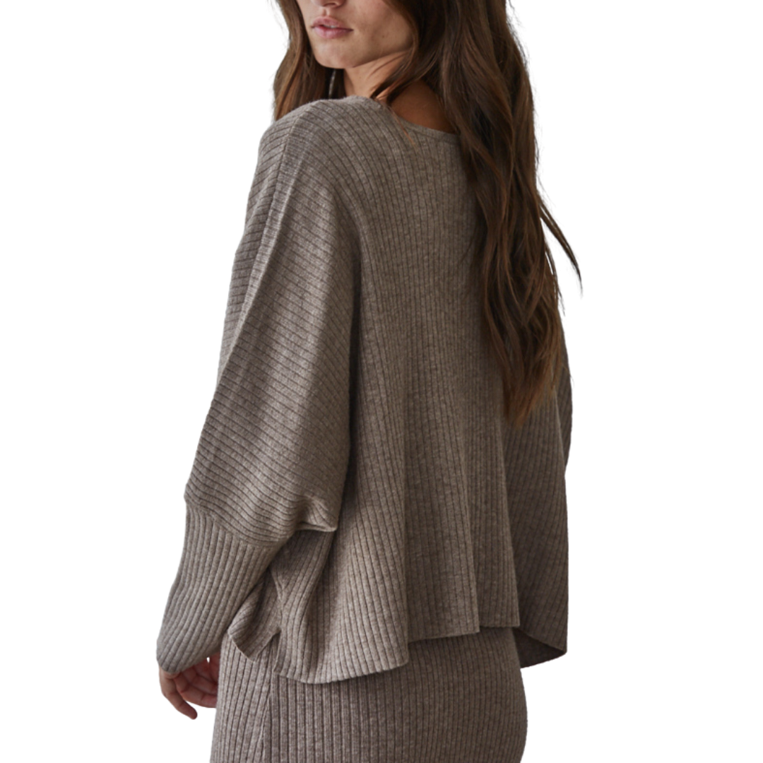 LONG SLEEVE RIBBED SWEATER MOCHA