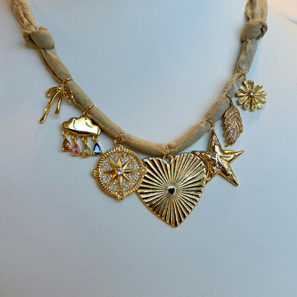 7 CHARM NECKLACE LIGHT OLIVE