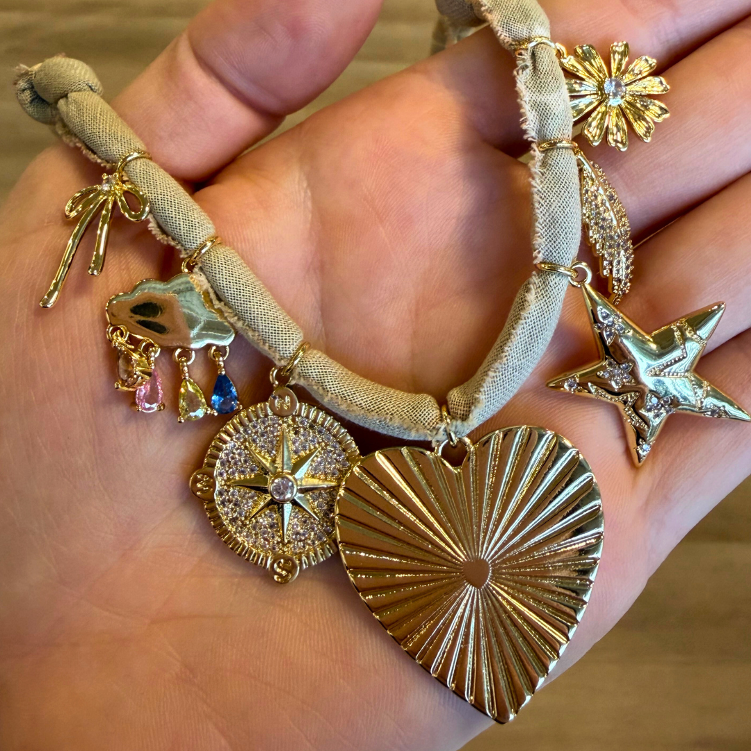 7 CHARM NECKLACE LIGHT OLIVE