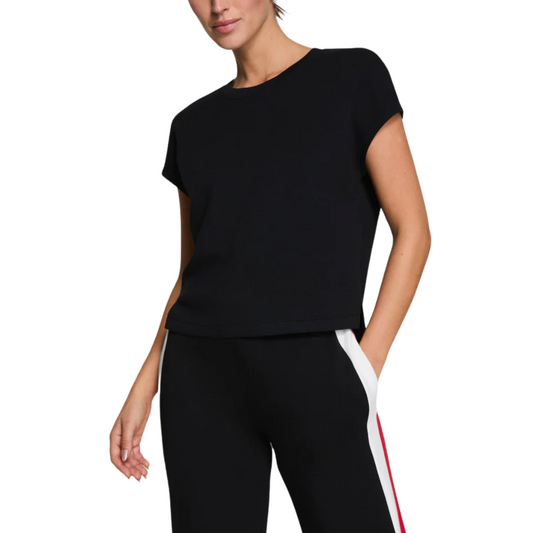 AIRESSENTIALS LIGHT TEE VERY BLACK