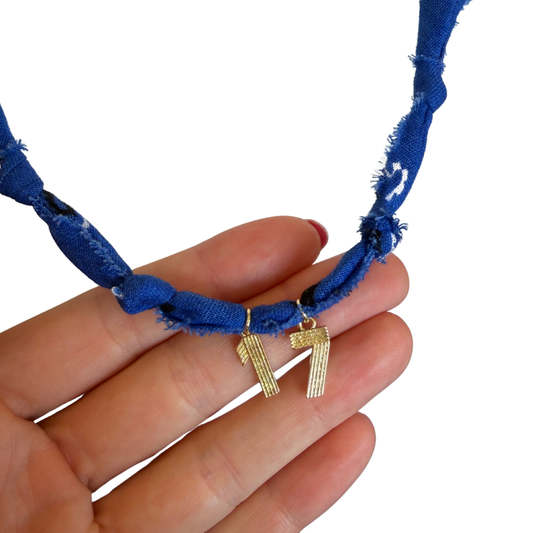17 FOOTBALL CHARM NECKLACE BLUE